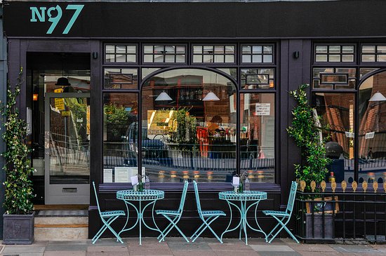 Escape the City of London to a gin-fuelled brunch at No. 97