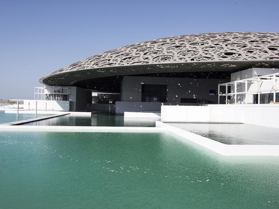 Top 5 Reasons to Visit the Louvre Abu Dhabi