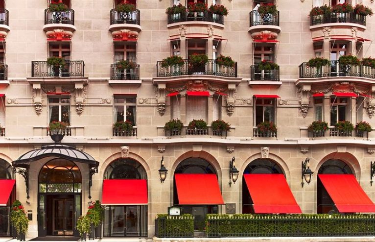 Avenue Montaigne Paris Fashion Windows - Fashion Trendsetter