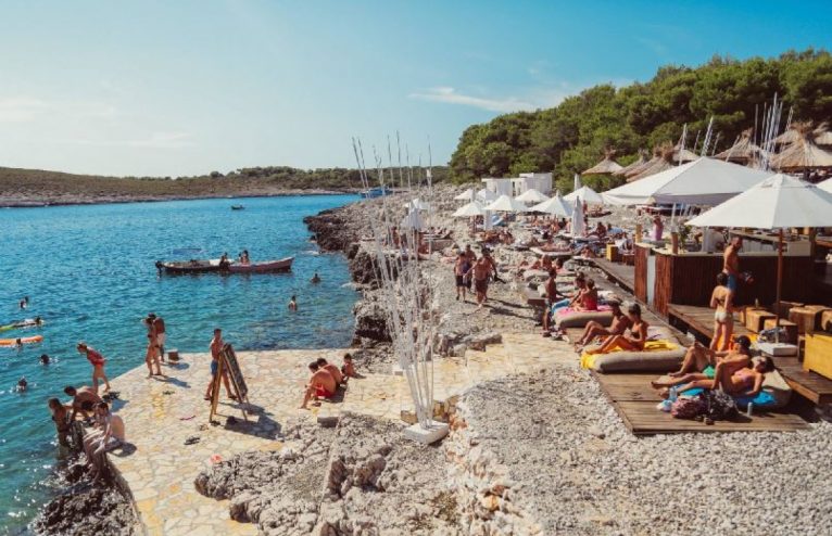 The Best Beach Parties: 9 Chic Spots For Luxurious Fun In The Sun