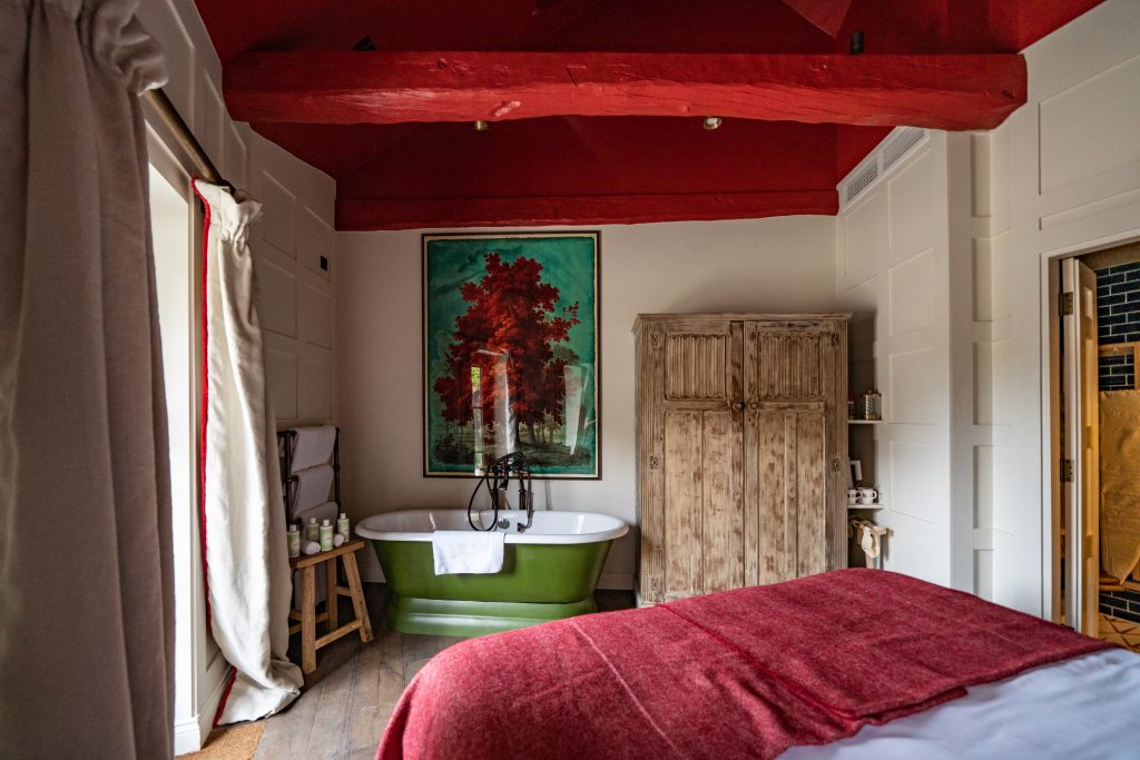 Double-Red-Duke-Bedroom