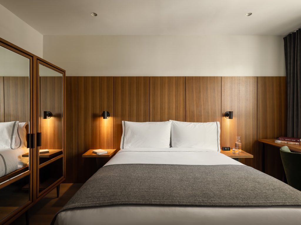 Moore-Hotel-Bedroom