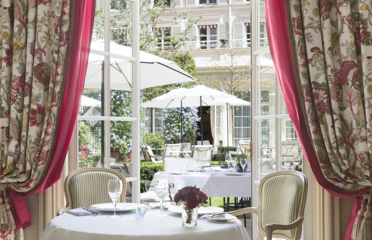 Eight Al Fresco Dining Spots To Visit In Paris This Spring