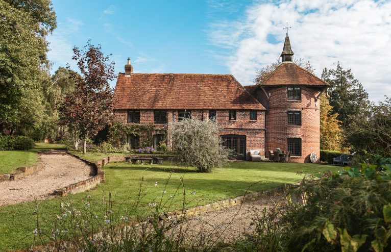 Stay In Style At This Traditional Sussex Oast House