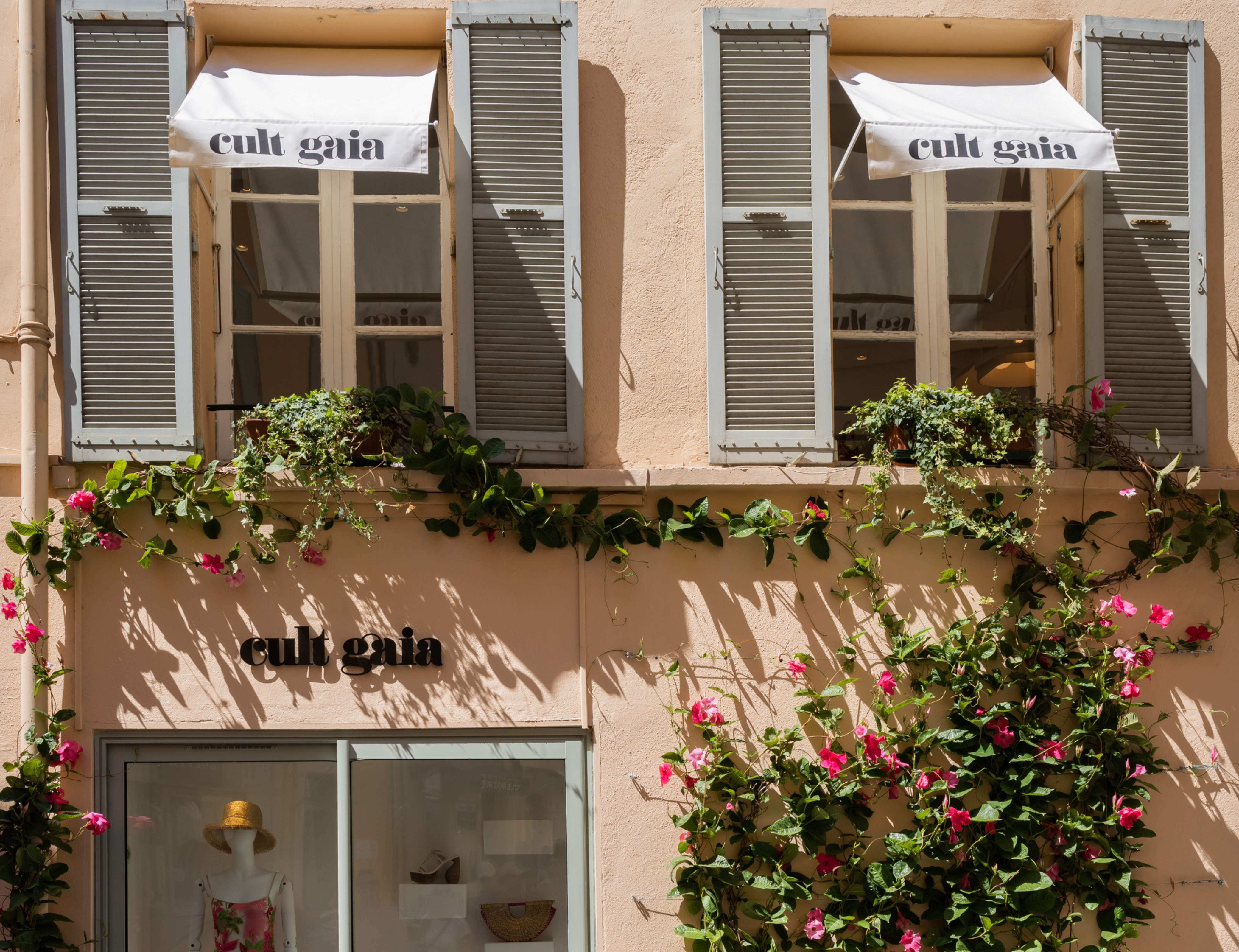 Your Guide To St. Tropez With Cult Gaia's Jasmin Larian Hekmat